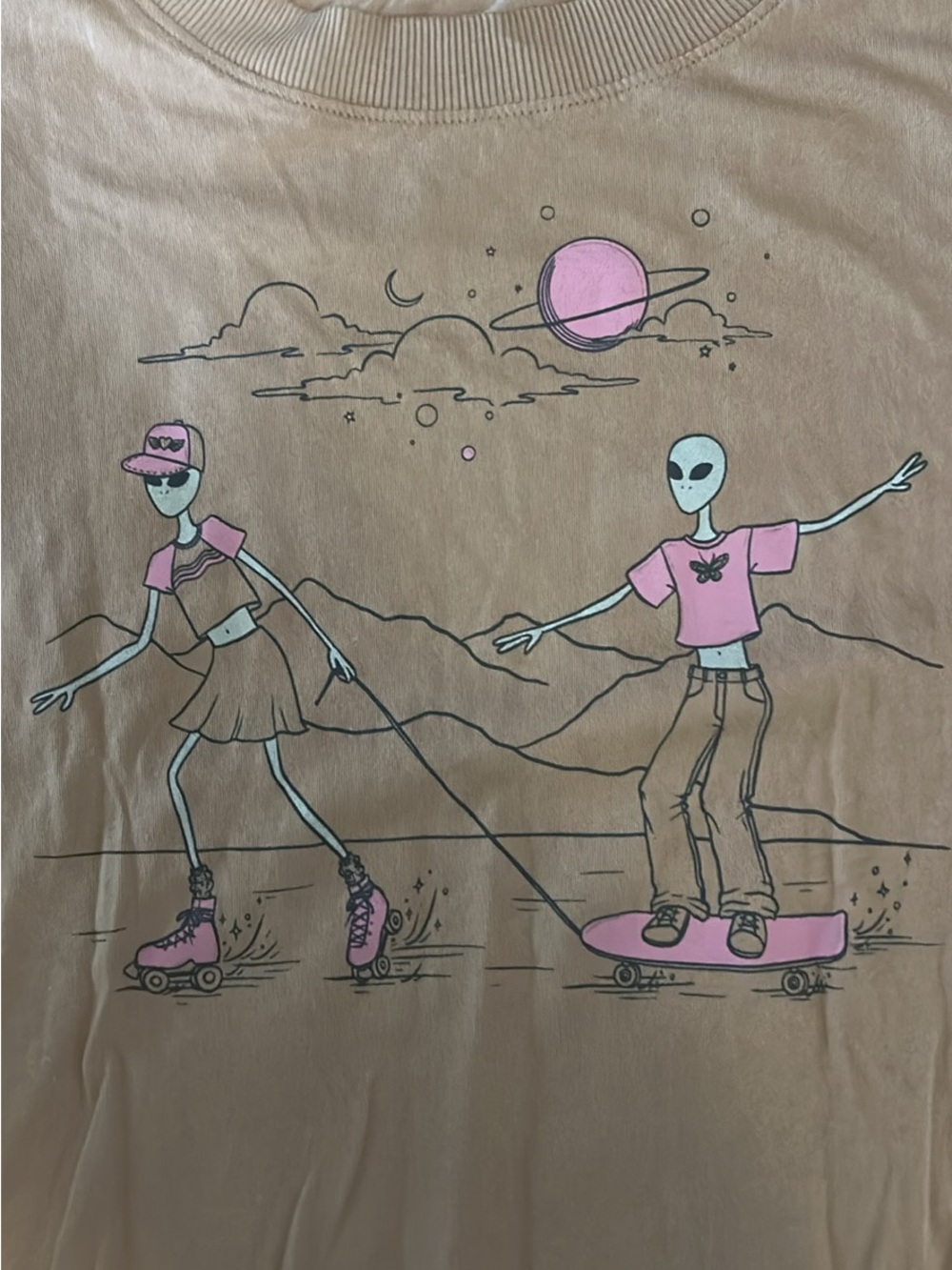 Graphic Tee with Pink Alien Skate Design